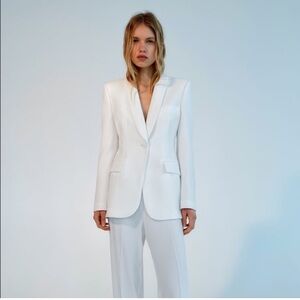 ZARA White Tailored Blazer Minimal Chic Office
Career Jacket Size S